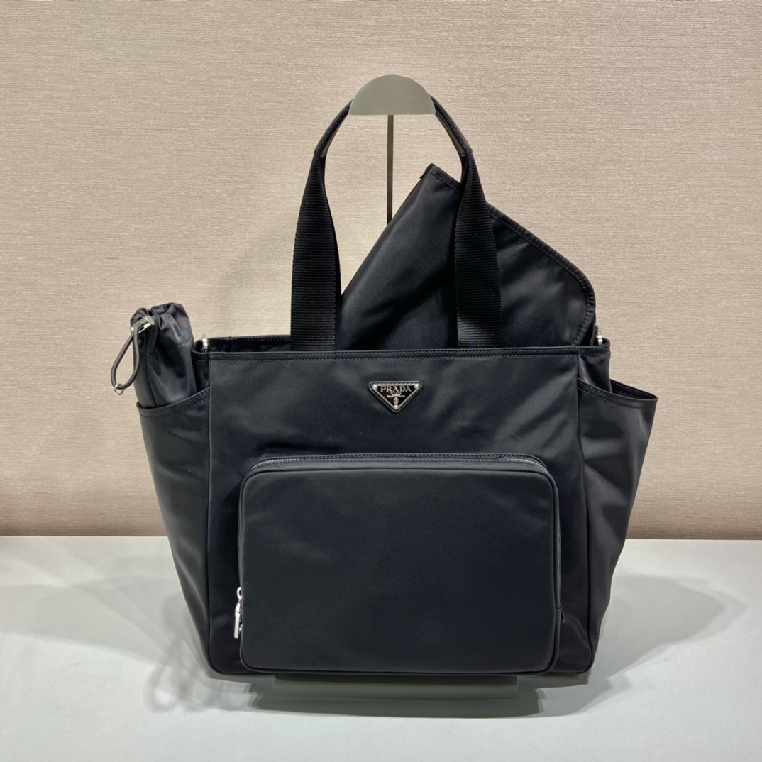Prada_Tote_1